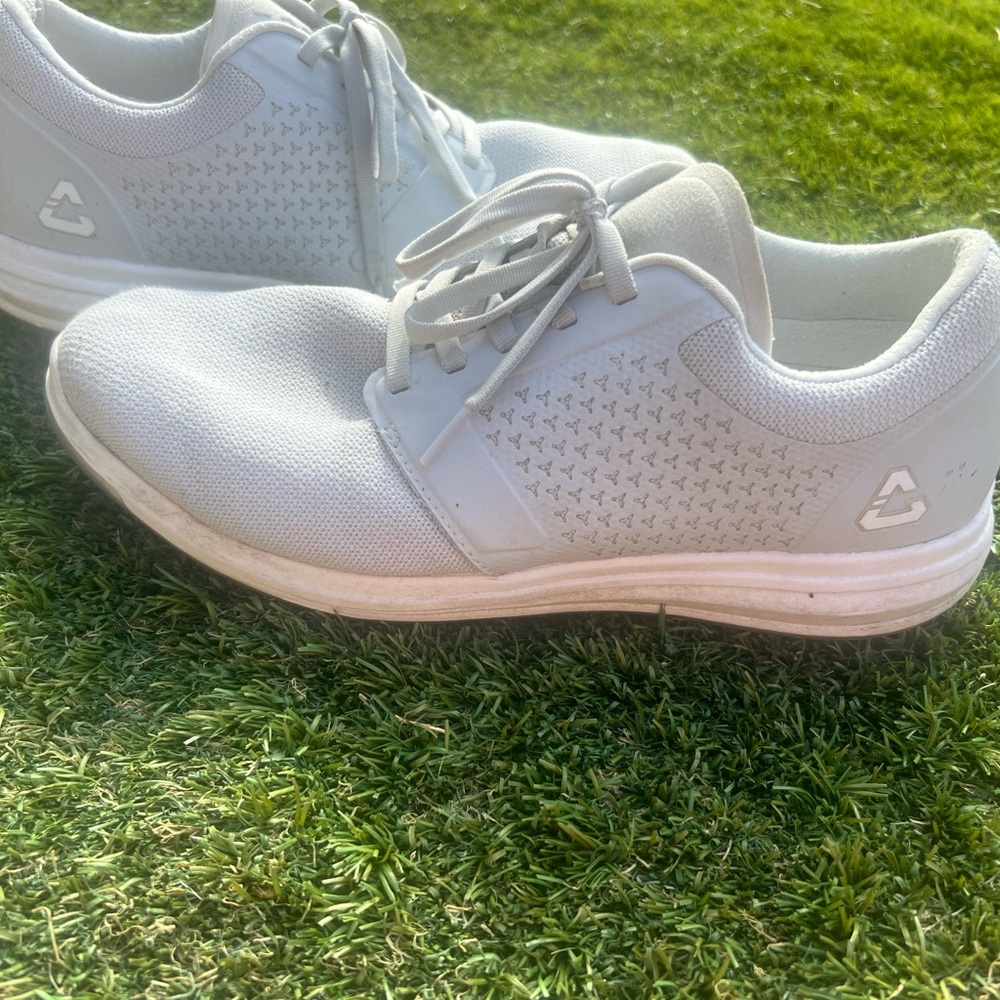 Cuater by Travis Mathews The Moneymaker Light gray 4MR216 Golf Shoes Mens Size 9